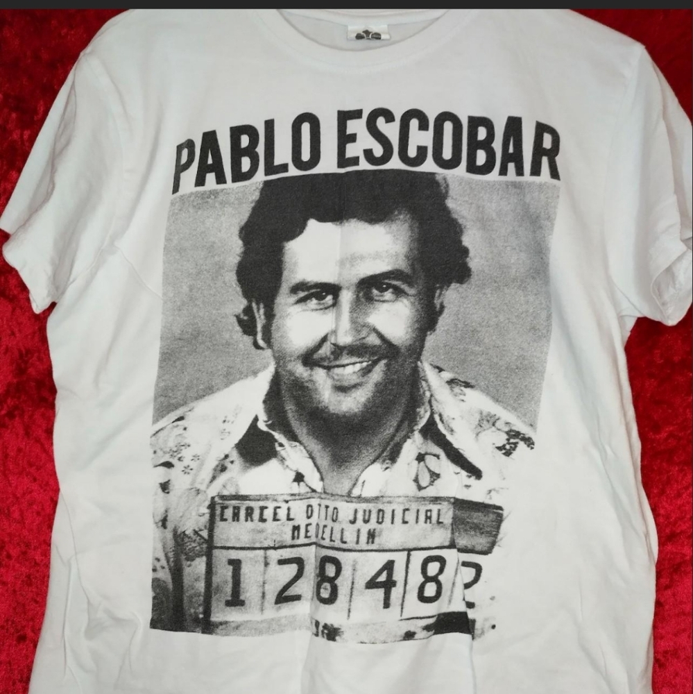 #PabloEscobar t-shirt white medium size